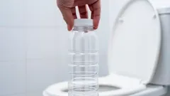 Co dělat, když vám záchod pomalu odtéká – rady zkušených hospodyněk